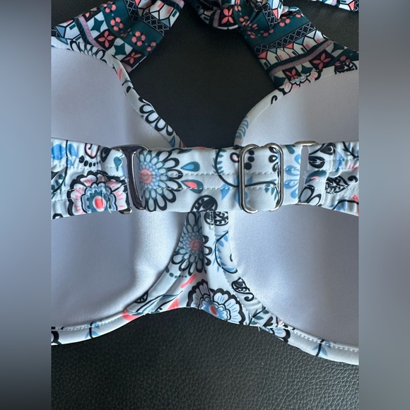 VENUS Paisley Floral Underwire Bikini Top NWT - Picture 3 of 5
